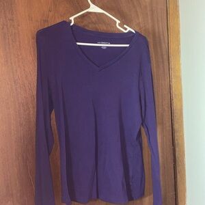 Liz Claiborne Women's Navy Long Sleeve V-Neck Top